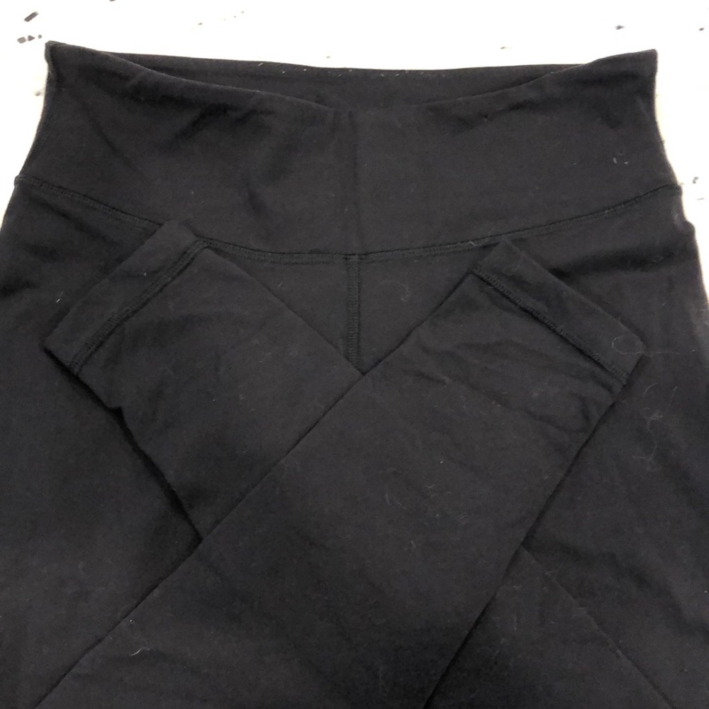 LuLulemon Wunder Under 7/8 athletic pants. Women’s size 6 Black.Good condition.